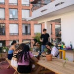 La Familia Hostel - Parque el Poblado - Albergue en Medellín