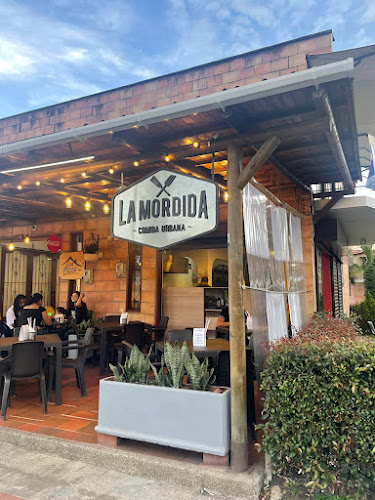 Imagen de La mordida la ceja