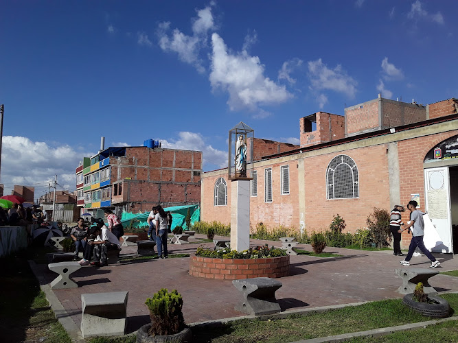 Imagen de Parroquia Nuestra Señora De Lourdes (Ducales - Salitre) - Iglesia en Soacha