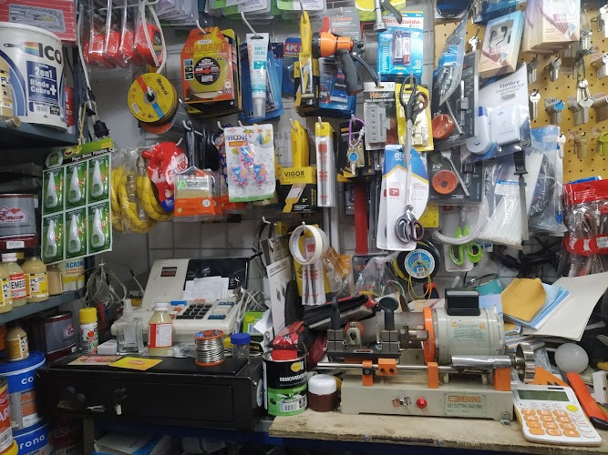 Imagen de WR Ferretería Eléctricos y Cerrajeria - Ferretería en Bogotá