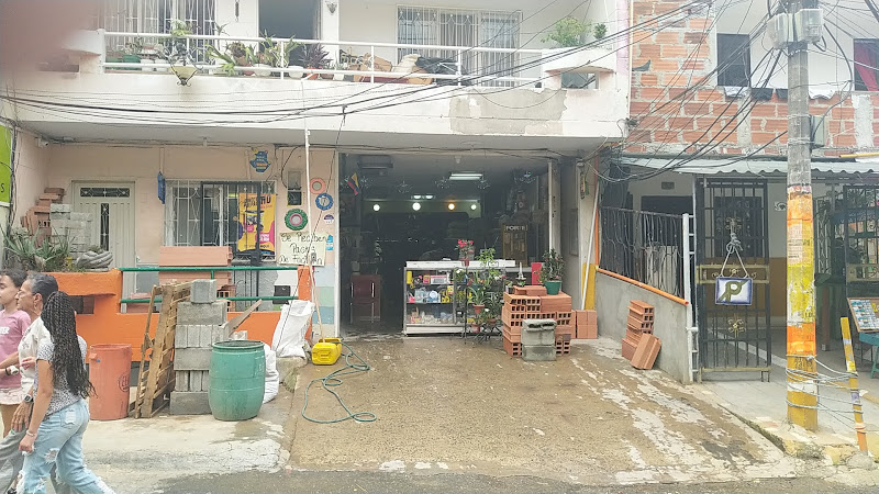 Imagen de ferreteria mithaes - Ferretería en Medellín