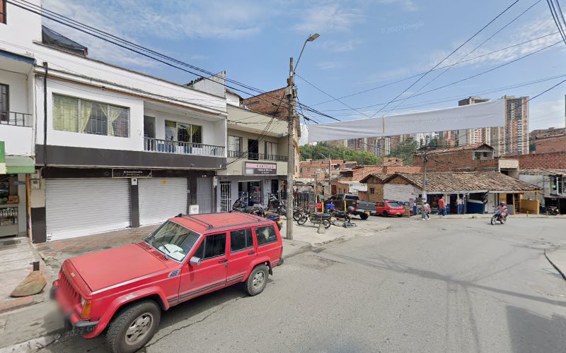 Imagen de Castillo Del Peluquero - Farmacia en Medellín