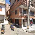 Droguería Diroga - Tienda de comestibles, periódicos y medicamentos en Medellín