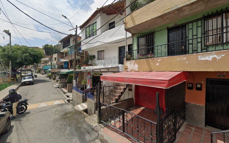 Imagen de & Drogueria - Farmacia en Medellín