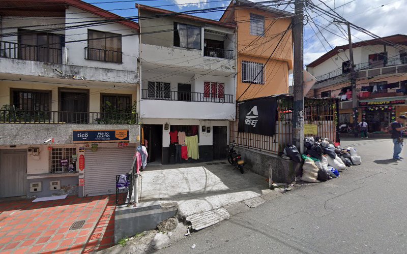Imagen de Droguería famicastilla - Farmacia en Medellín