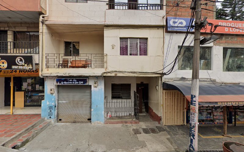 Imagen de Droguería y Centro Médico D'López - Farmacia en Medellín