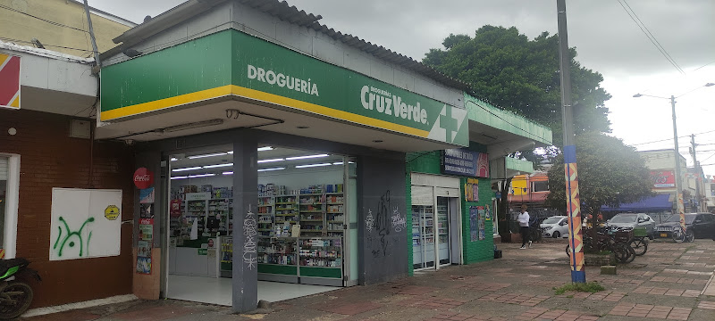 Imagen de Farmacias Cruz Verde Modelia - Farmacia en Bogotá
