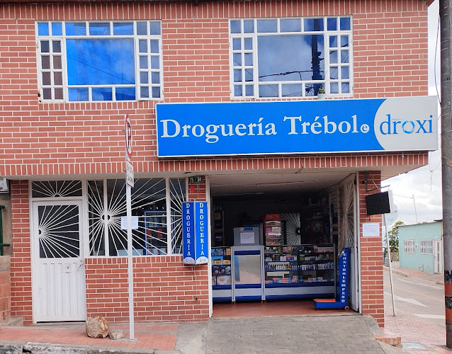 Imagen de drogueria trebol.e - Farmacia en Bogotá