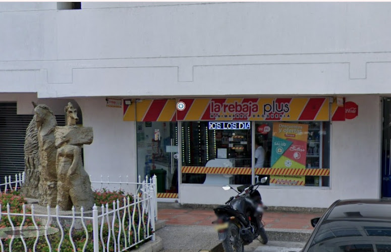 Imagen de la rebaja Plus No. 28 DROGUERIA Y MINIMARKET Avenida Malecon Bocagrande Cartagena - Tienda de comestibles